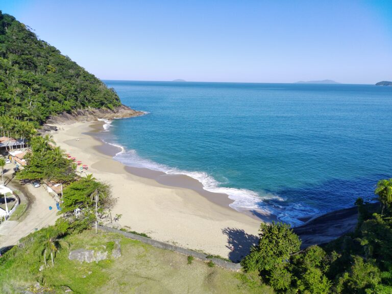 Três praias estão impróprias para banho no último fim de semana de julho em Ubatuba