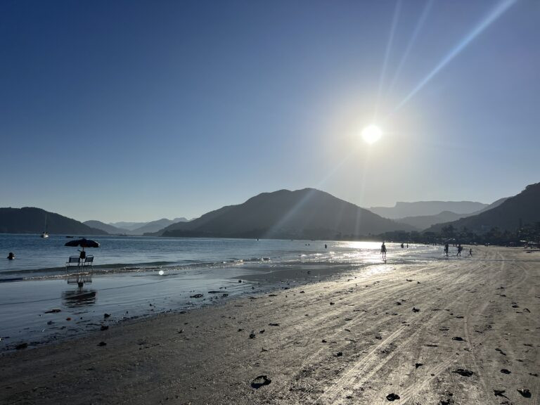 Calor pode passar dos 30°C no fim de semana em Ubatuba; terça tem sinal de chuva e rajadas